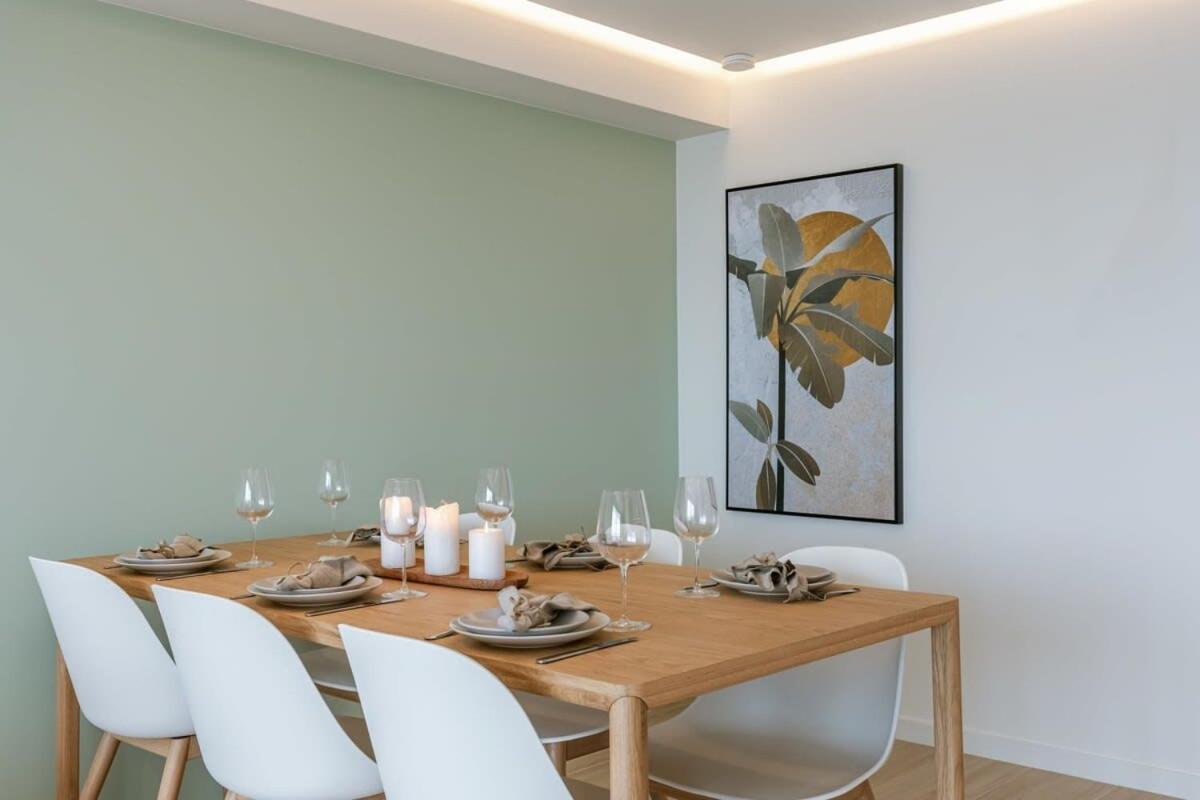 Apartment Huswell - Pleasant With Frontal Sea View Middelkerke