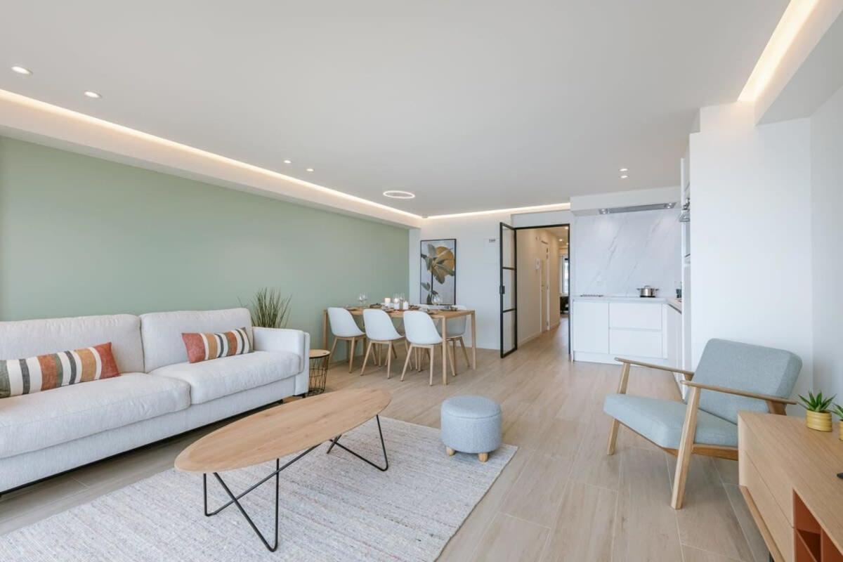 Apartment Huswell - Pleasant With Frontal Sea View Middelkerke